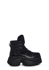 Fluffy Vilun Platform Boots