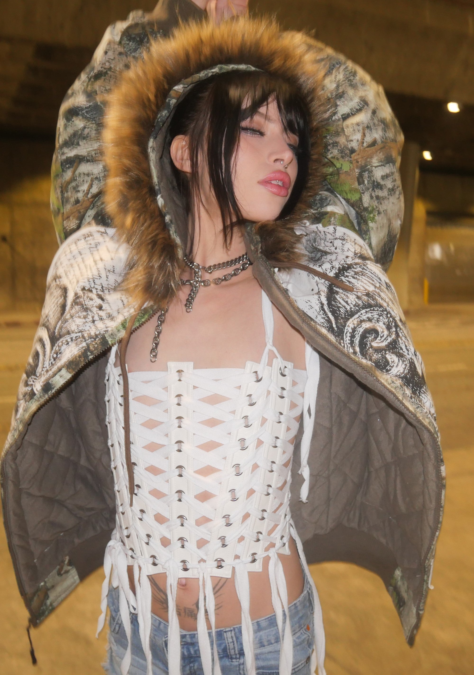 seven|white