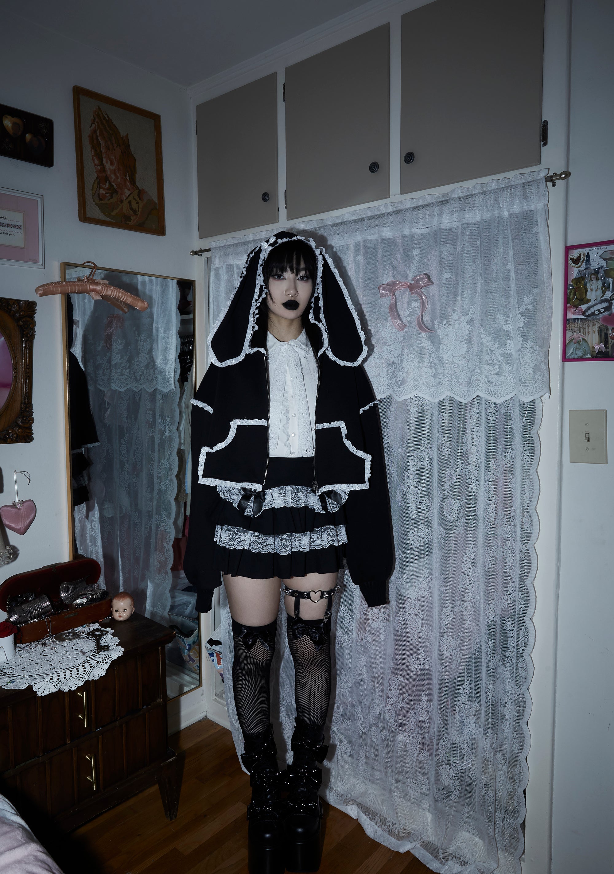 six|black