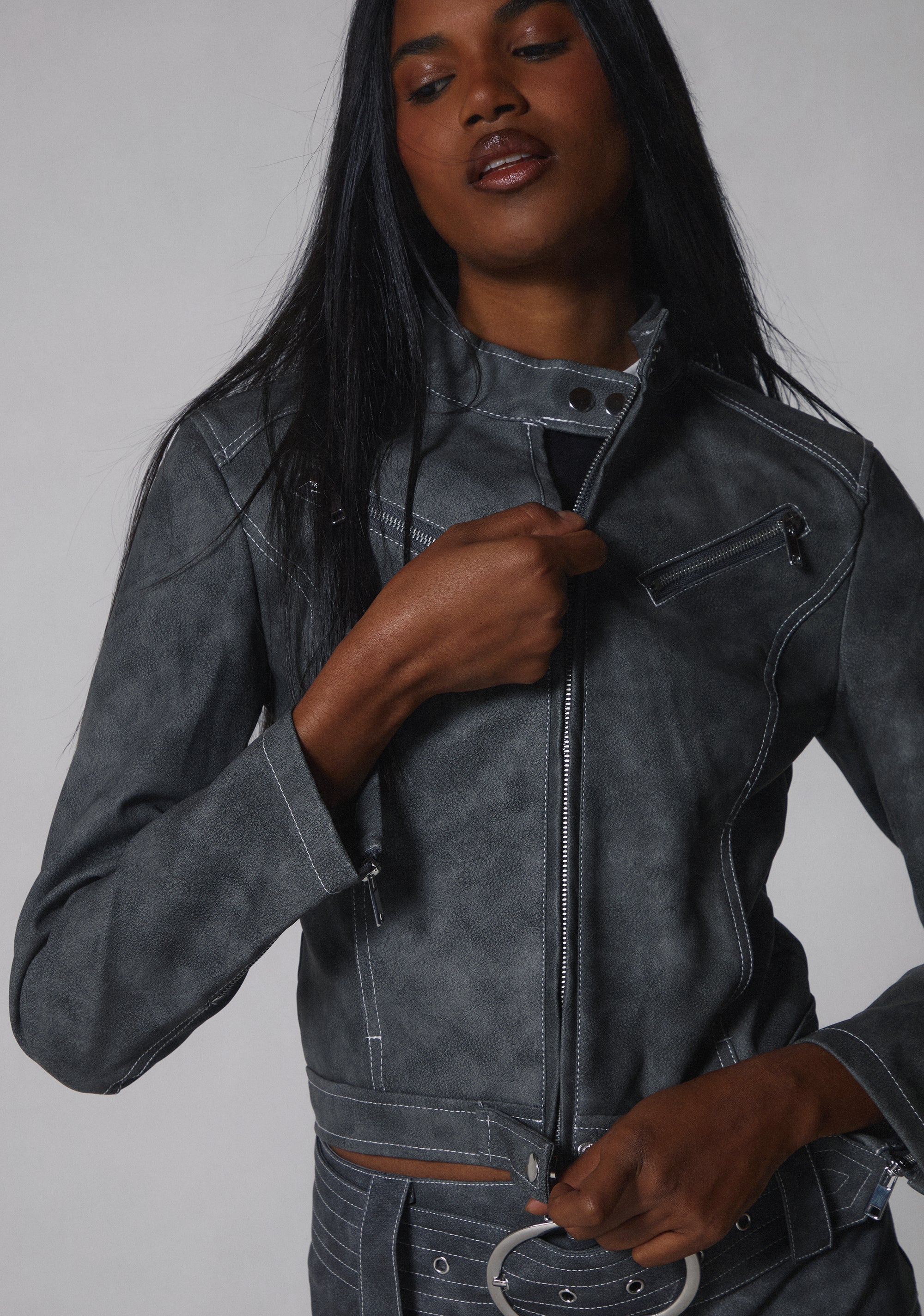 seven|gray